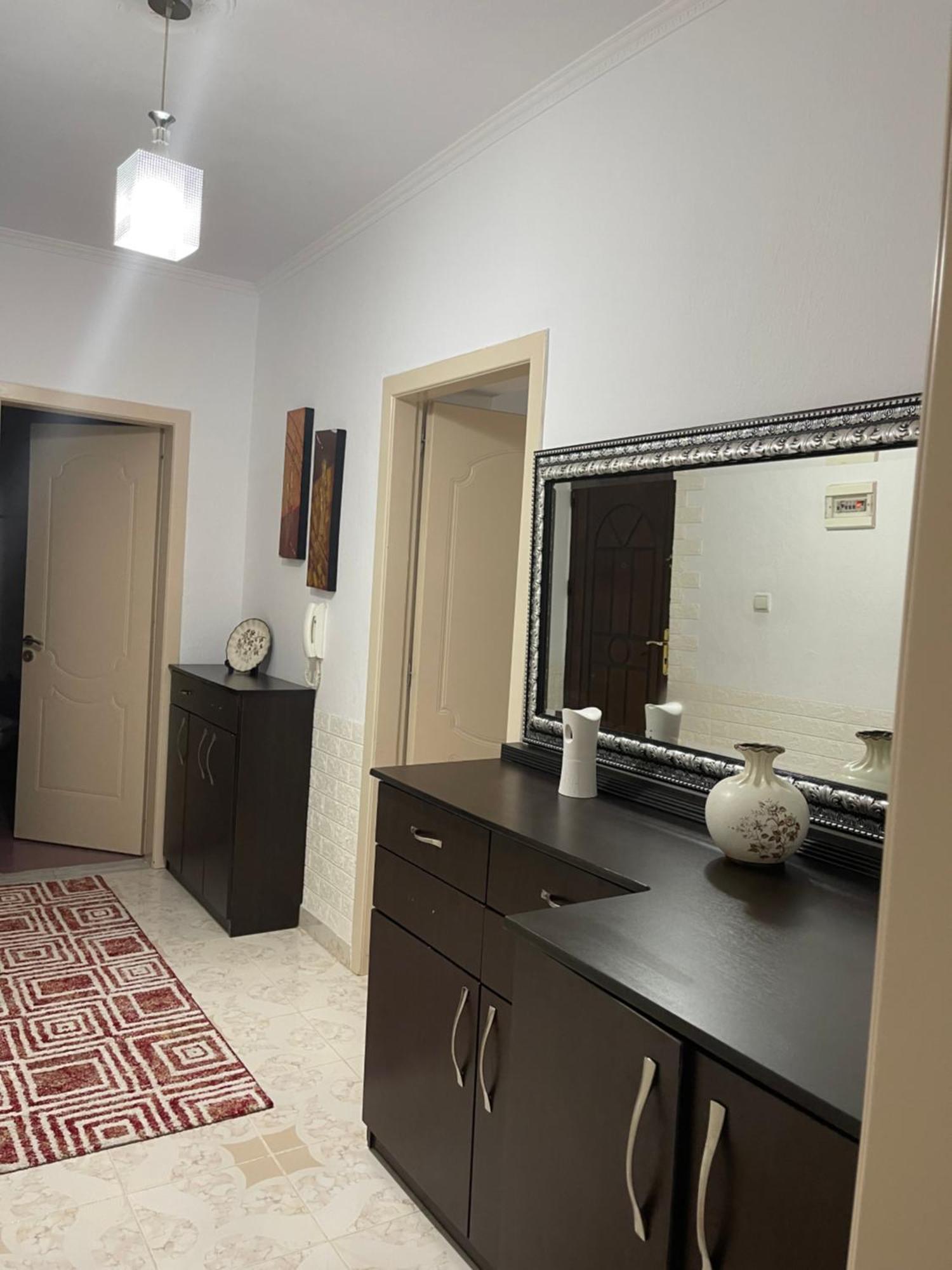 Apartment Shaholli *